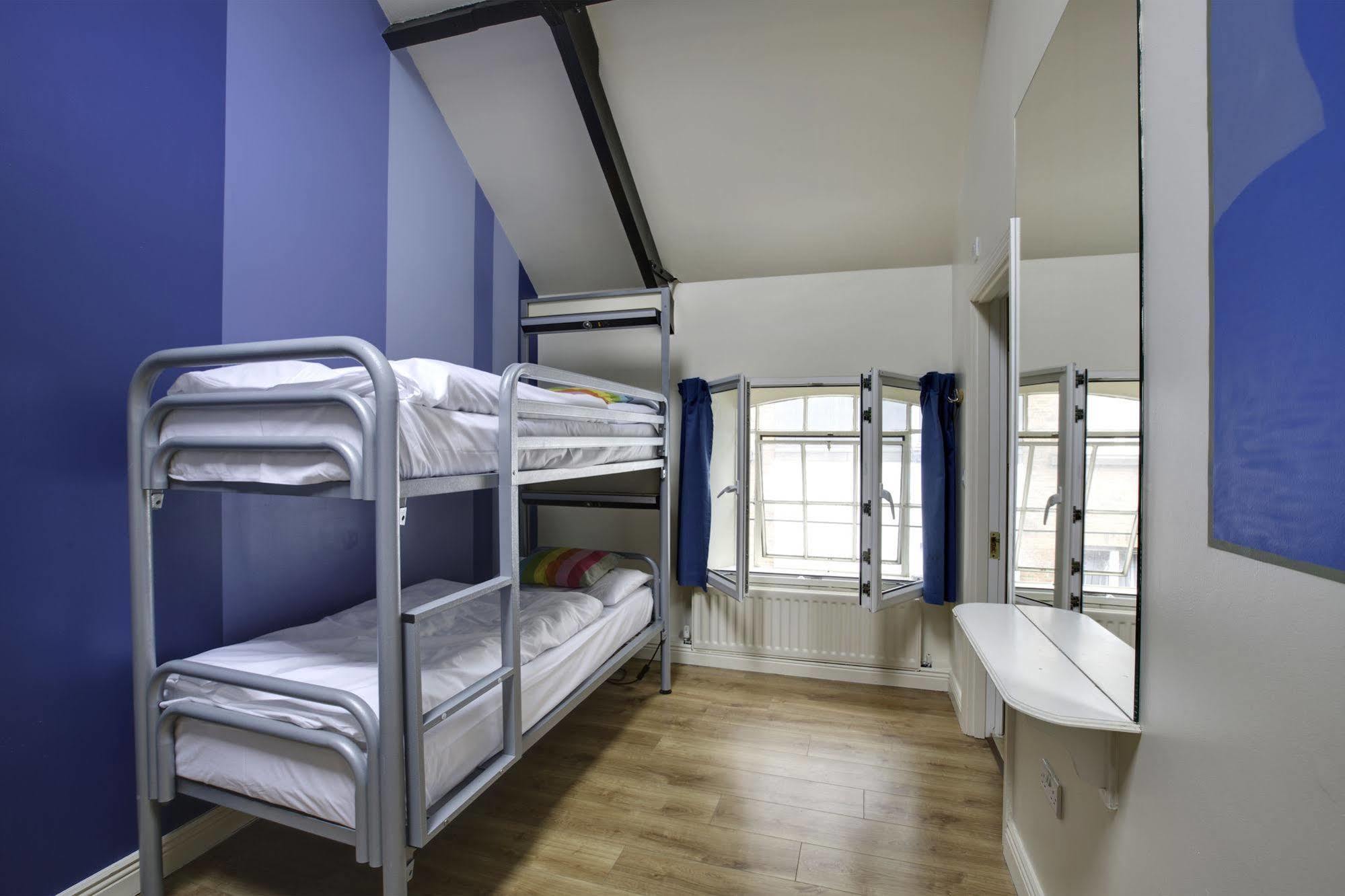 Sky Backpackers Hostel ดับลิน ภายนอก รูปภาพ