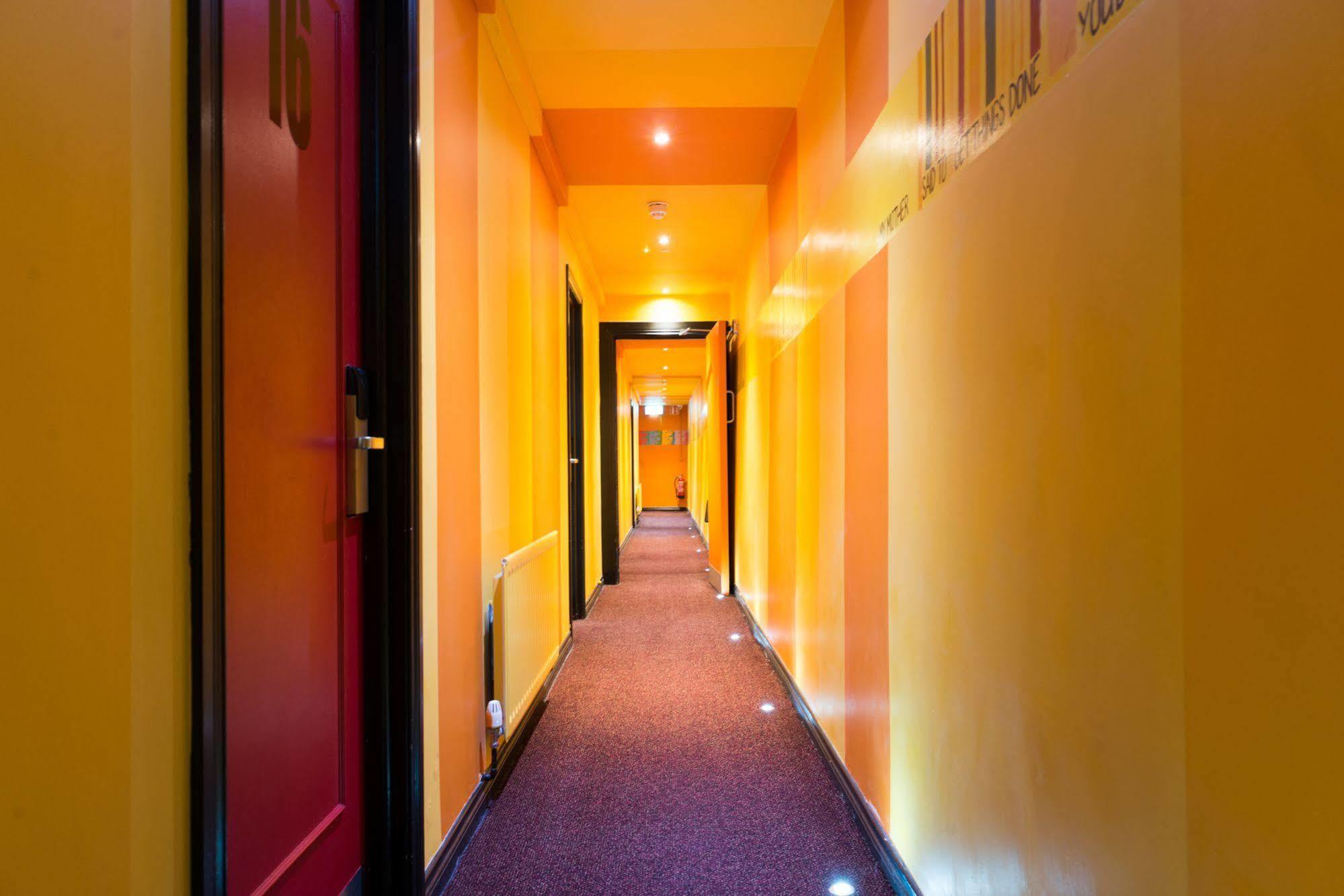 Sky Backpackers Hostel ดับลิน ภายนอก รูปภาพ
