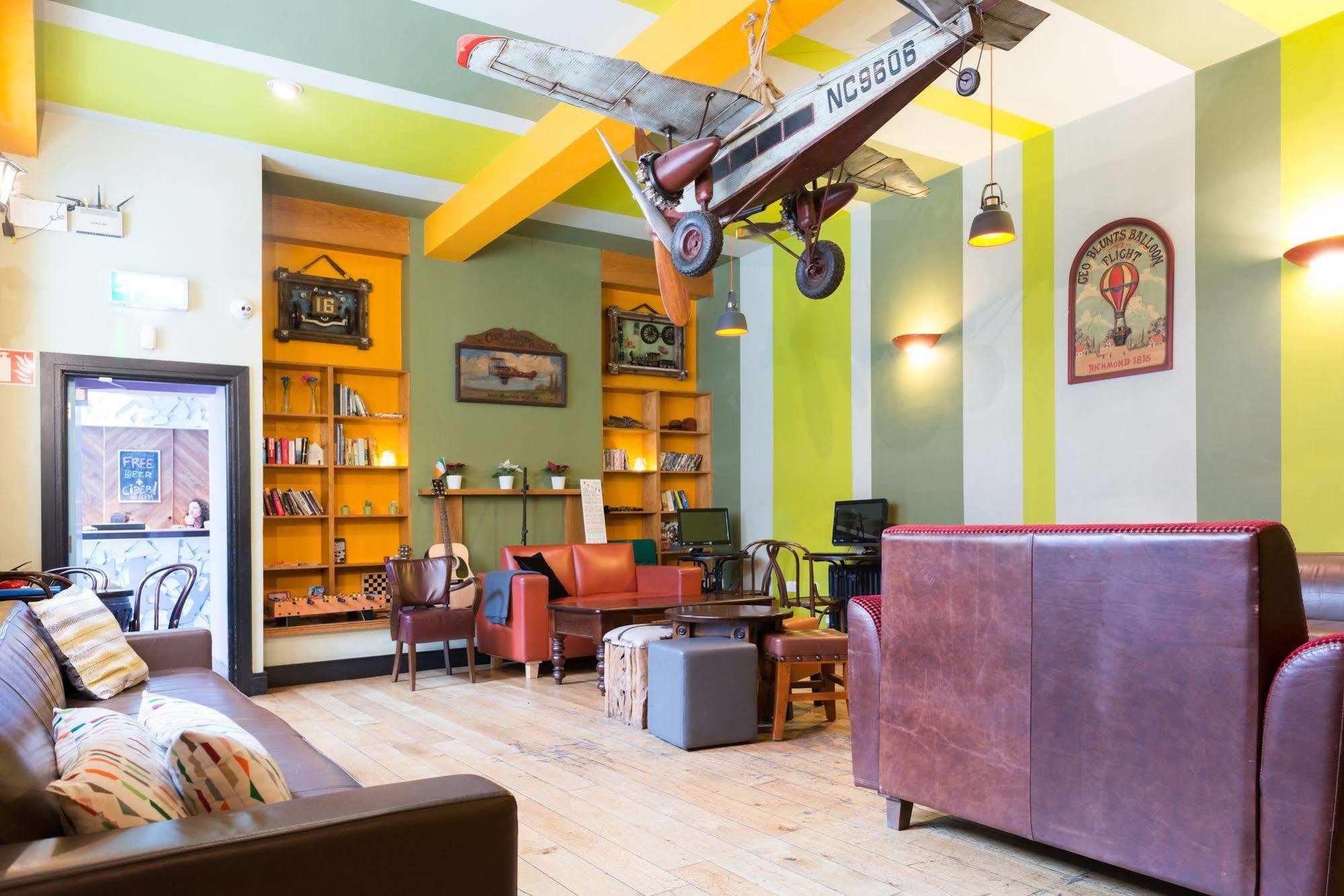Sky Backpackers Hostel ดับลิน ภายนอก รูปภาพ