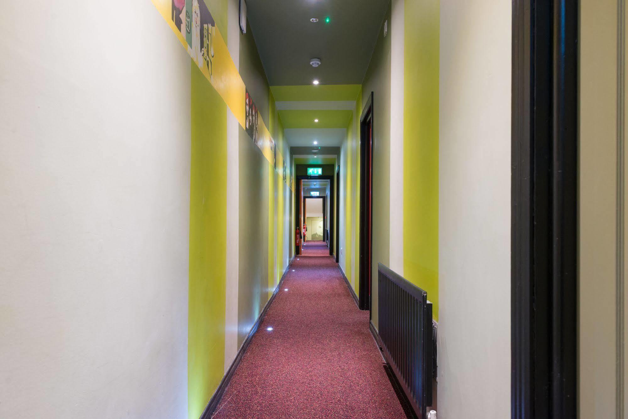 Sky Backpackers Hostel ดับลิน ภายนอก รูปภาพ