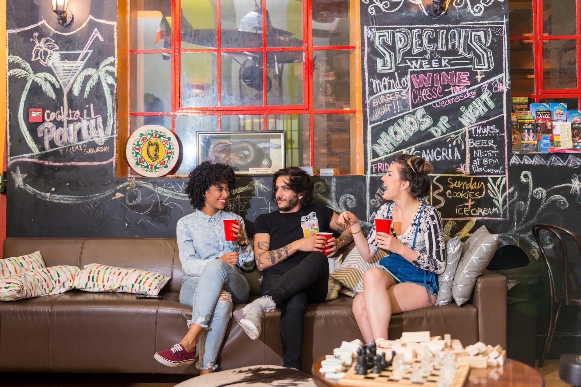 Sky Backpackers Hostel ดับลิน ภายนอก รูปภาพ